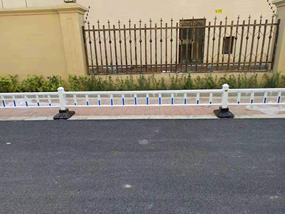 道路護(hù)欄廠家