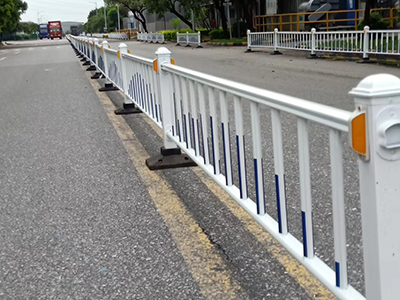城市道路護(hù)欄